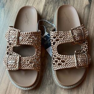 Women’s size 7.5 gold sandals